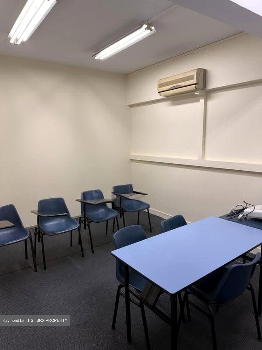 Hong Kah Point (D22), Retail #636299451